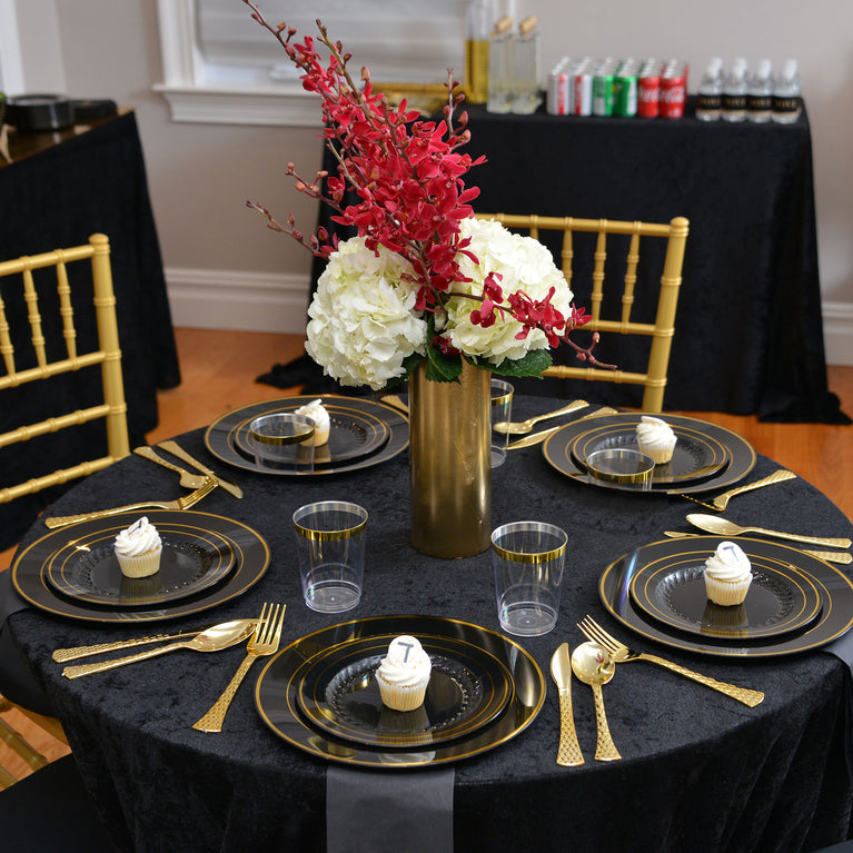 Black Plastic Appetizer/Salad Plates with Gold Rim – 7.5"